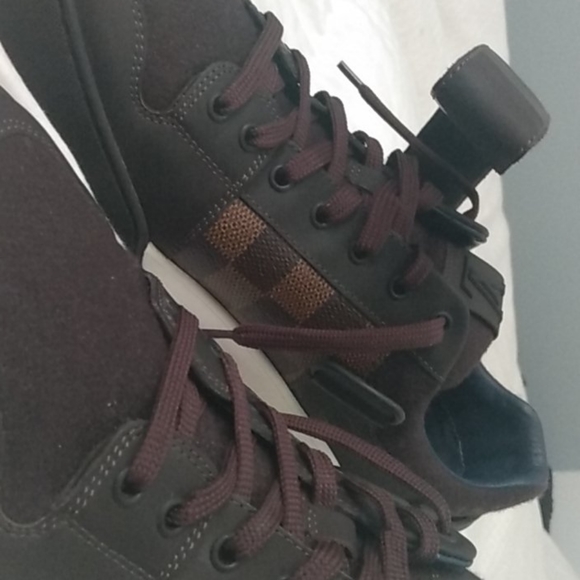 Louis Vuitton Men's Elliptic Damier sneaker - Picture 6 of 12